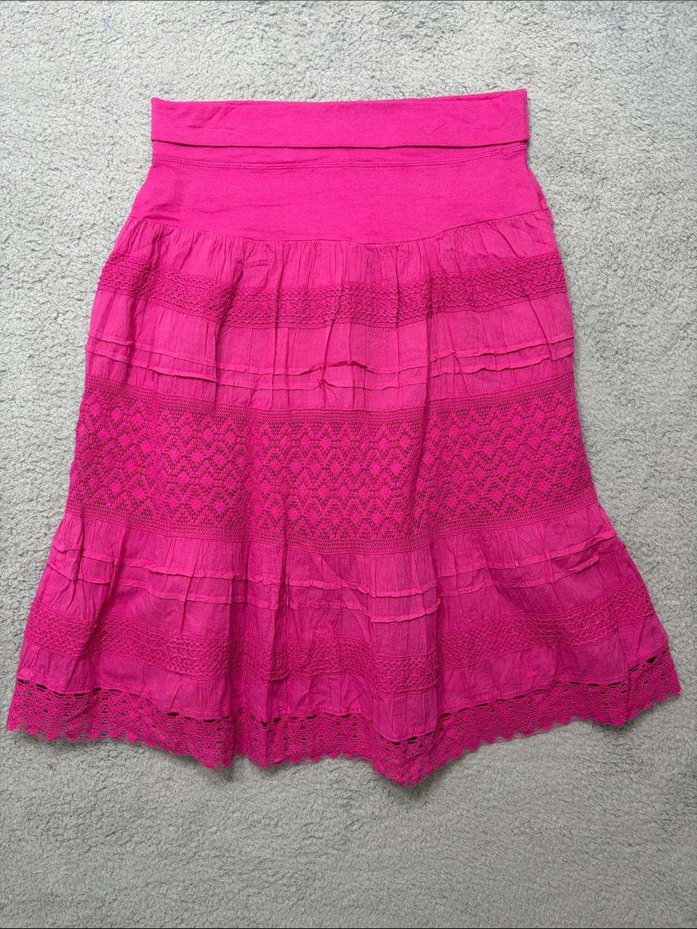 Bright Fuchsia Tiered Lace Detail Skirt, size Large